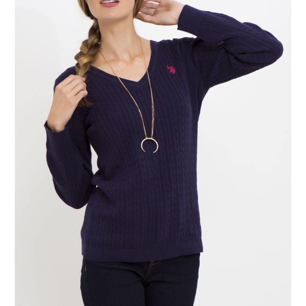 Solid Cable V-neck Sweater